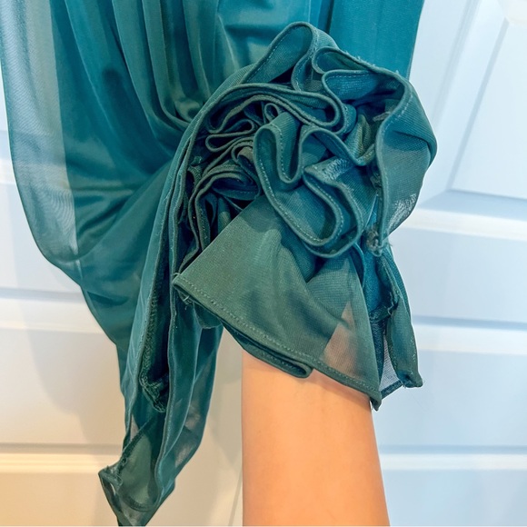 Azazie Reniya in Pine - Picture 5 of 9